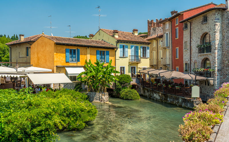 FIUMI, BORGHI E CITTÀ